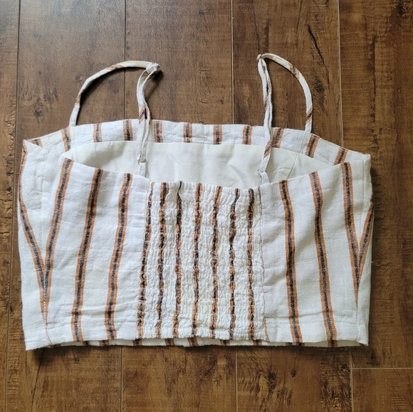 Love Tree Linen Crop Top Size Medium in Beige - Picture 5 of 11